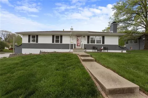 9700 E 82nd Ter, Raytown, MO 64138