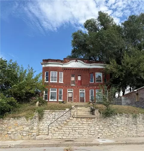 217 N 13th St, Saint Joseph, MO 64501