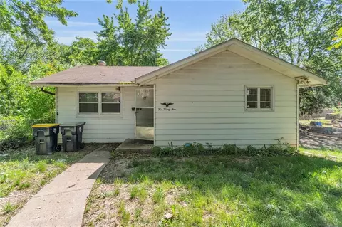 429 Spruce Ave, Kansas City, MO 64123