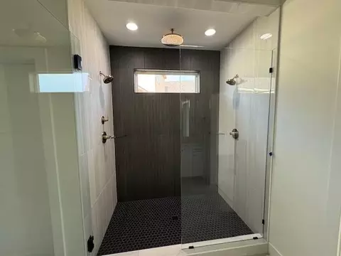 Bath - 4733 NW Sienna Rdg, Riverside, MO 64150 photo 3 of 4