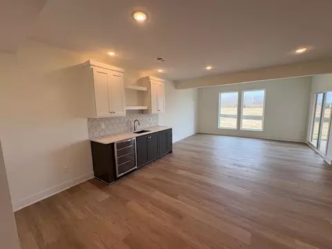 Living - 4733 NW Sienna Rdg, Riverside, MO 64150 photo 7 of 11