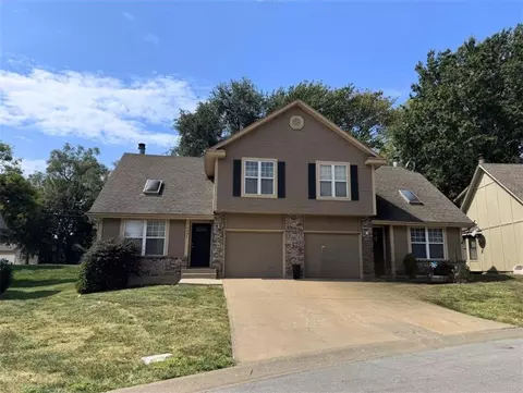 10227 W 86th Ter, Overland Park, KS 66212