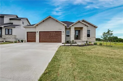15260 W 161st Ct, Olathe, KS 66062