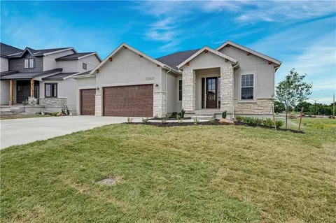15260 W 161st Ct, Olathe, KS 66062