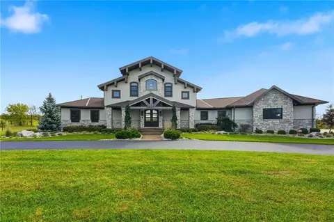 10807 NW Tiffany Springs Rd, Kansas City, MO 64153