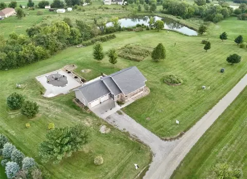 24555 Paradise Rd, Maryville, MO 64468