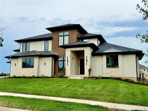 17325 Larsen St, Overland Park, KS 66221