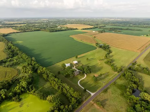 28410 E County Line Rd, Pleasant Hill, MO 64080