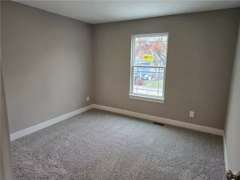 Bedroom - 513 W Smith St, Spring Hill, KS 66083 photo 2 of 4