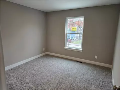 Bedroom - 513 W Smith St, Spring Hill, KS 66083 photo 2 of 4
