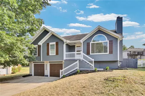 1215 SW Lone Star Ct, Grain Valley, MO 64029