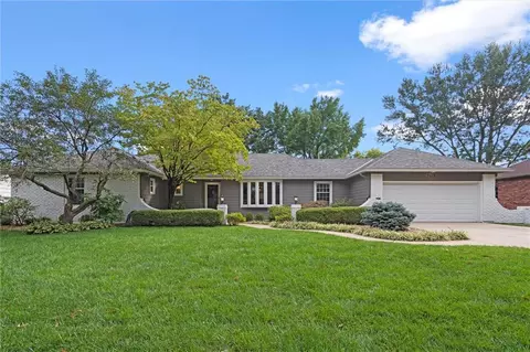7617 W 98th Ter, Overland Park, KS 66212