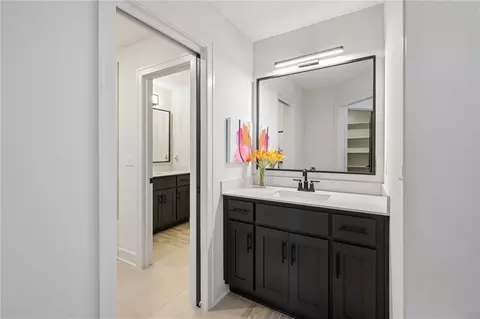 Entry Way - 5154 NW 47th Ter, Riverside, MO 64150 photo 5 of 6