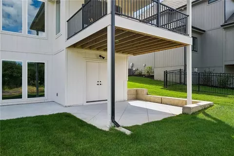 Exterior - 5154 NW 47th Ter, Riverside, MO 64150 photo 4 of 4