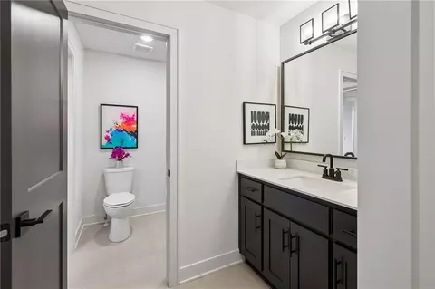 Bath - 5154 NW 47th Ter, Riverside, MO 64150 photo 2 of 4