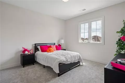 Bedroom - 5154 NW 47th Ter, Riverside, MO 64150 photo 3 of 4