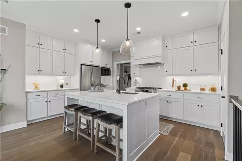 8217 Aurora St, Lenexa, KS 66220