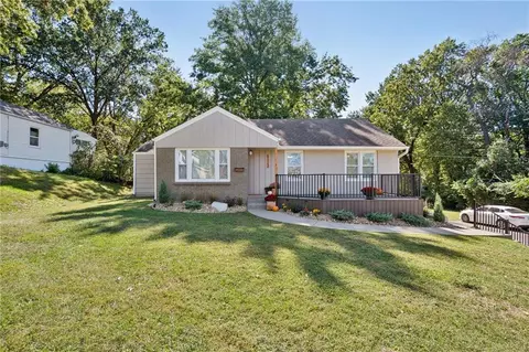 5323 Klamm Rd, Kansas City, KS 66106