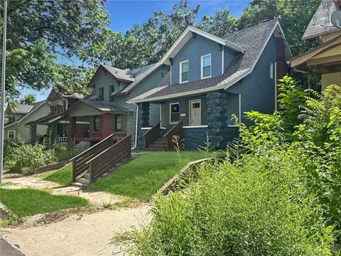 3020 Walrond Ave, Kansas City, MO 64128