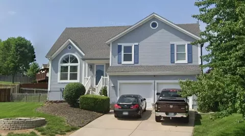 5420 Rainbow Ct, Lees Summit, MO 64064