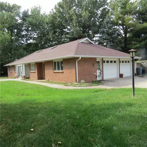 1213 N Summers St, Stanberry, MO 64489