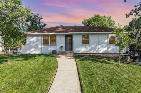 1616 SE 1st Street Ter, Blue Springs, MO 64014