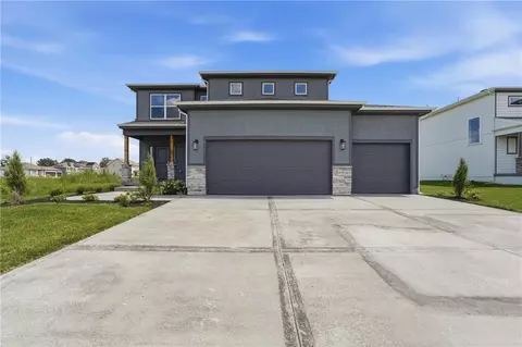 4712 SW 6th Ter, Blue Springs, MO 64014