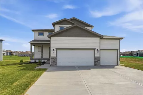 4716 SW 6th Ter, Blue Springs, MO 64014