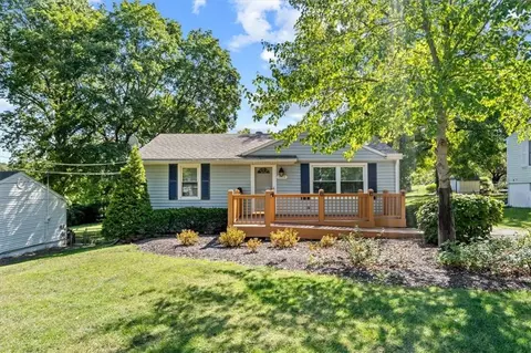 7715 W 54th Ter, Mission, KS 66202