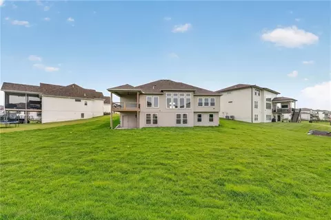 Exterior - 4867 NW Vicolo Dellamore Way, Riverside, MO 64150 photo 3 of 5