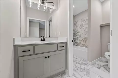Bath - 4867 NW Vicolo Dellamore Way, Riverside, MO 64150 photo 8 of 9