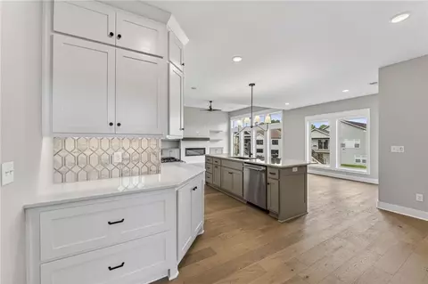 Kitchen - 4867 NW Vicolo Dellamore Way, Riverside, MO 64150 photo 7 of 7