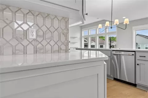Kitchen - 4867 NW Vicolo Dellamore Way, Riverside, MO 64150 photo 6 of 7
