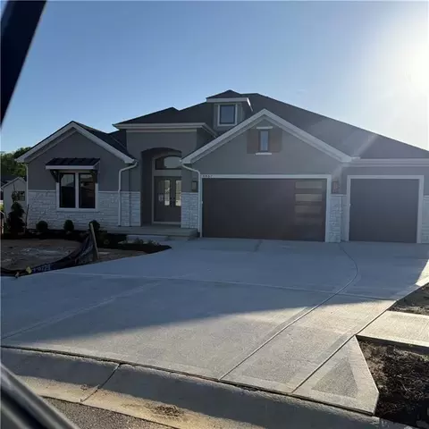 4867 NW Vicolo Dellamore Way, Riverside, MO 64150