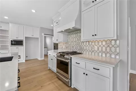Kitchen - 4867 NW Vicolo Dellamore Way, Riverside, MO 64150 photo 1 of 7