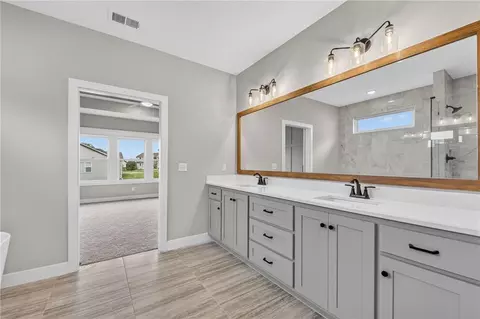 Bath - 4867 NW Vicolo Dellamore Way, Riverside, MO 64150 photo 4 of 9