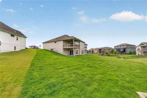 Exterior - 4867 NW Vicolo Dellamore Way, Riverside, MO 64150 photo 5 of 5