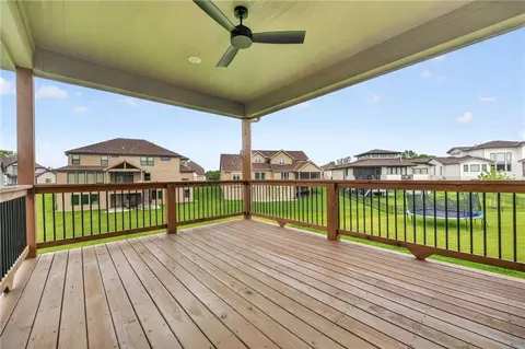Exterior - 4867 NW Vicolo Dellamore Way, Riverside, MO 64150 photo 2 of 5