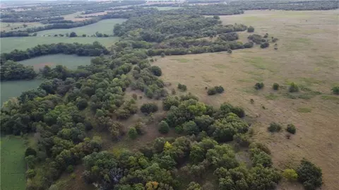 Ivory Road, Moran, KS 66755