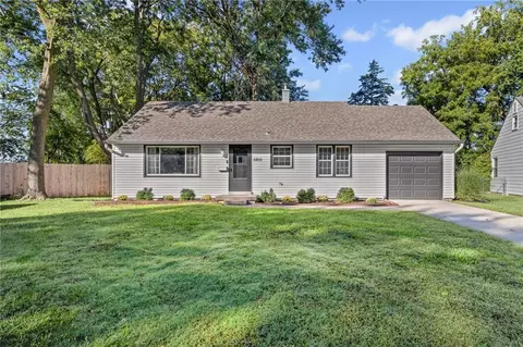 6815 W 73rd St, Overland Park, KS 66204