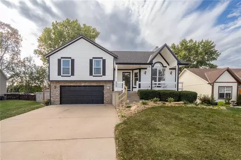 5764 Apache Dr, Shawnee, KS 66226