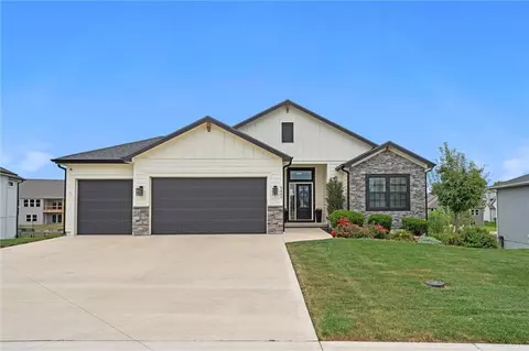 5857 Belmont Dr, Shawnee, KS 66226
