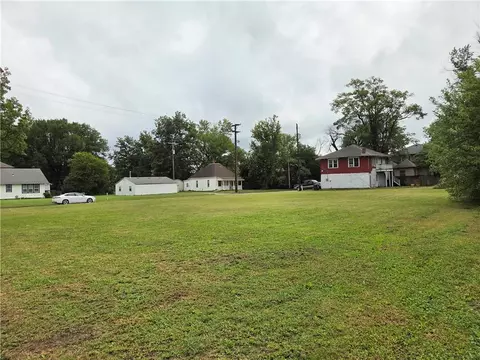 905 W Main St, Independence, KS 67301