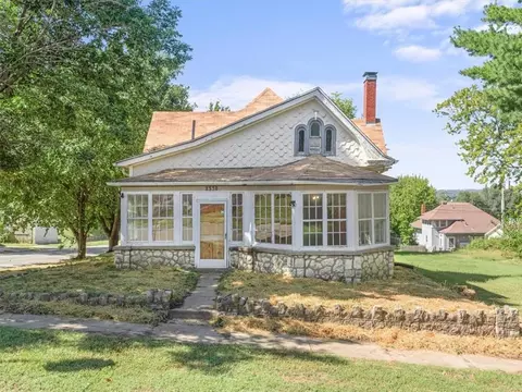2330 S 16th St, Saint Joseph, MO 64503