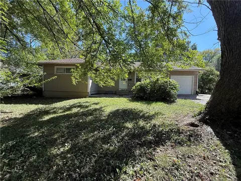 8605 E 114th St, Kansas City, MO 64134