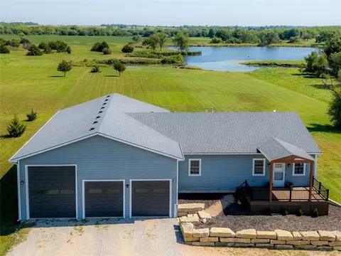 5900 SW Valencia Rd, Topeka, KS 66610