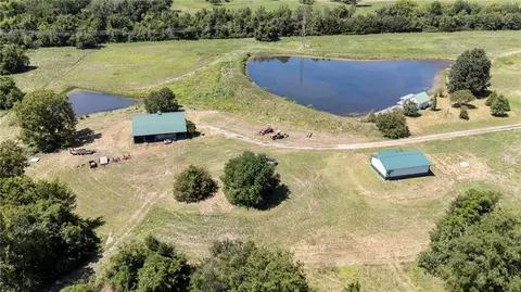 27627 W 335th St, Osawatomie, KS 66064