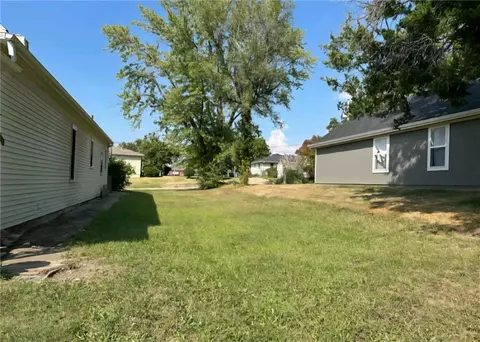 2403 Lafayette St, Saint Joseph, MO 64507