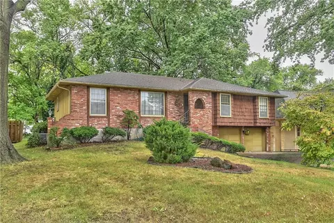 11211 E 77th St, Raytown, MO 64138