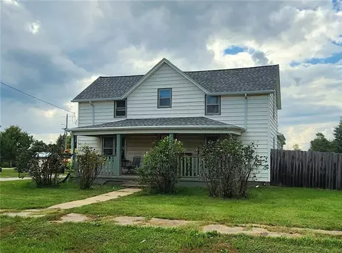 109 High St, Lancaster, KS 66041